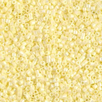Earrings Peppy Beads DB1501 Opaque Pale Yellow AB Miyuki Delica 110