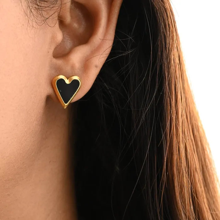 18K GoldFilled Shell Heart Stud Earrings Black Jewelvers Earrings