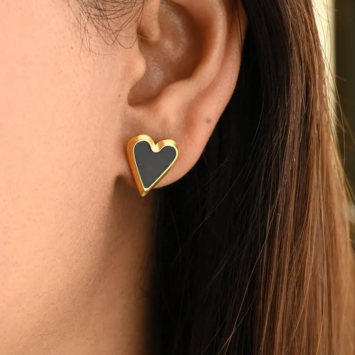 18K GoldFilled Shell Heart Stud Earrings Black Jewelvers Earrings 18K GoldFilled Shell Heart Stud Earrings Black Jewelvers Earrings