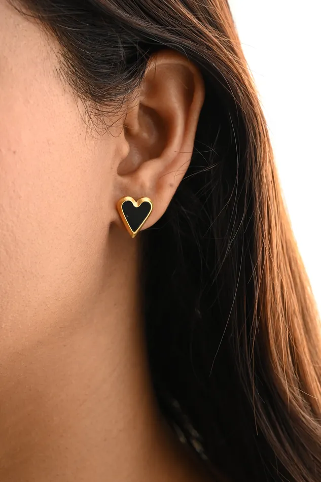 18K GoldFilled Shell Heart Stud Earrings Black Jewelvers Earrings 18K GoldFilled Shell Heart Stud Earrings Black Jewelvers Earrings