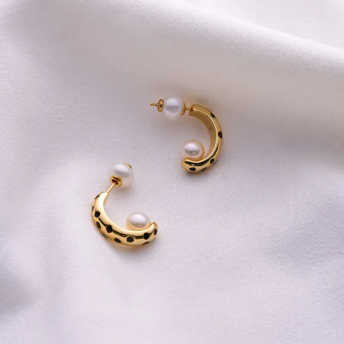 Pearly Lustre Earrings Elegent Freshwater Pearl Earrings WE00790 SAFARI