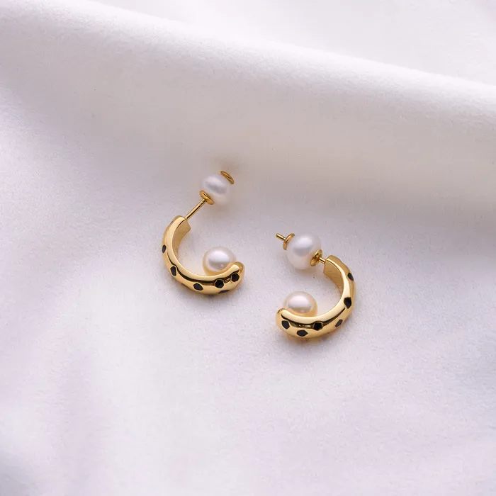 Pearly Lustre Earrings Elegent Freshwater Pearl Earrings WE00790 SAFARI