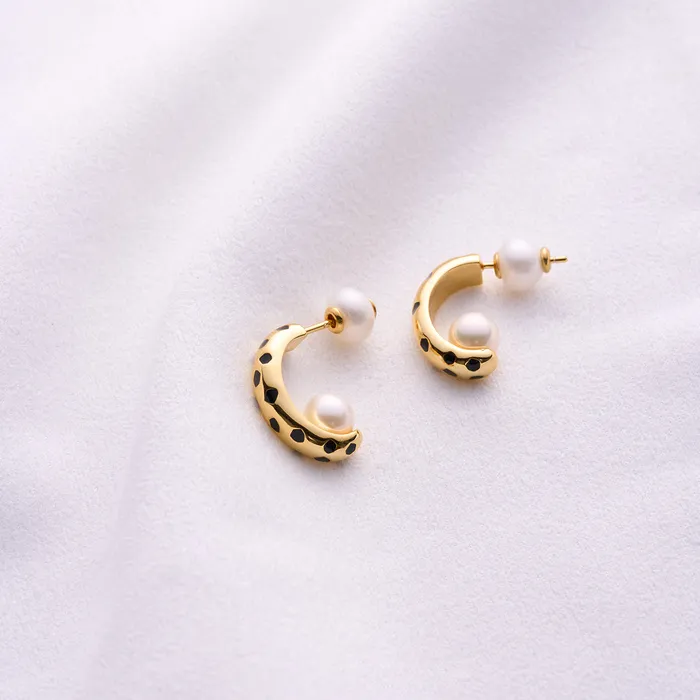 Pearly Lustre Earrings Elegent Freshwater Pearl Earrings WE00790 SAFARI