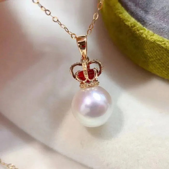 Pearly Lustre Necklaces Elegant Queen 18K Solid Gold Pearl Necklace KN00006