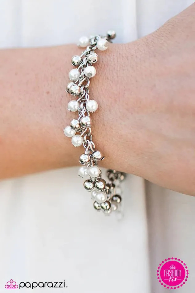 Bracelets Paparazzi Jewelry Paparazzi Bracelet Think About The POSHibilities White Bracelets Paparazzi Jewelry Paparazzi Bracelet Think About The POSHibilities White