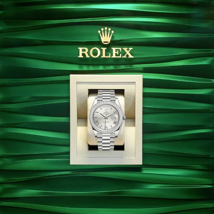 Bracelets Rolex Rolex Day Date 40mm Ref 228349rbr0004 Silver Quadrant Motif Roman Dial Diamond Bezel 18K White Gold President Bracelet Mens Watch