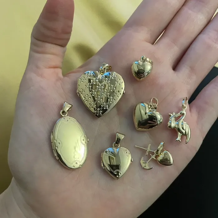 Croghans 14K Gold Engraved Heart Locket Pendant Necklaces