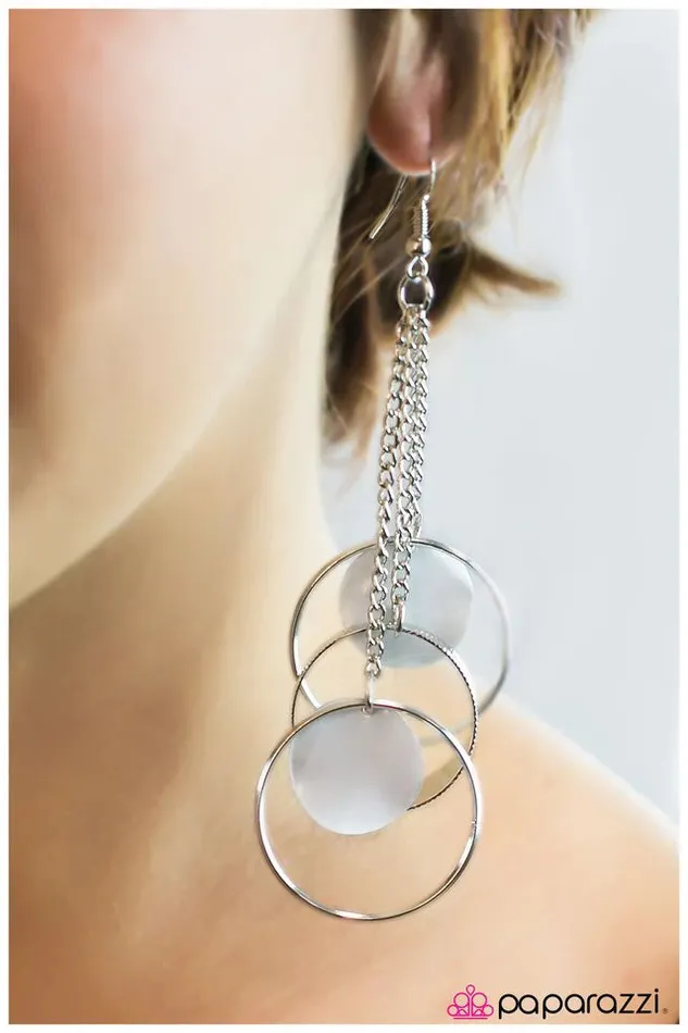 Earrings Paparazzi Jewelry Paparazzi Earring Dreaming Away White