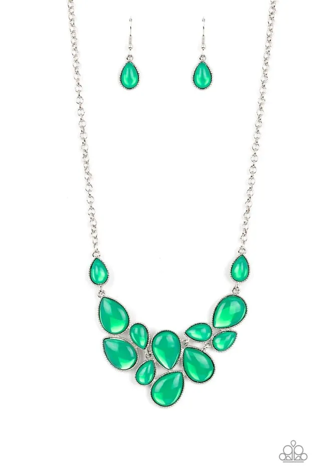 Necklaces Paparazzi Jewelry Paparazzi Necklace Keeps GLOWING and GLOWING Green Necklaces Paparazzi Jewelry Paparazzi Necklace Keeps GLOWING and GLOWING Green