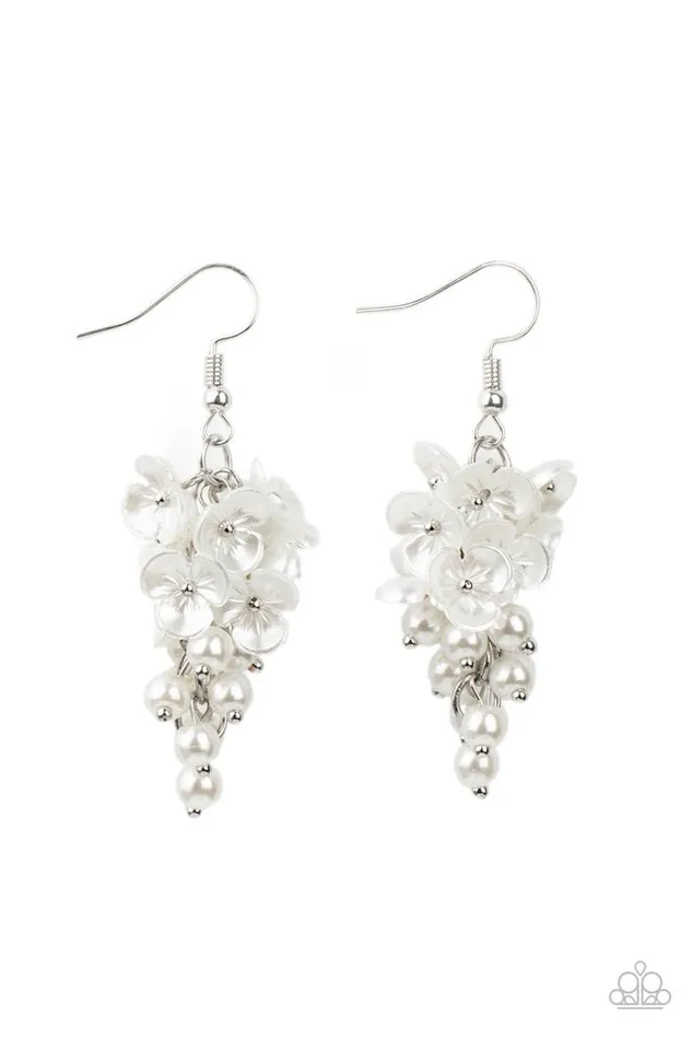 Paparazzi Earring Bountiful Bouquets White Paparazzi Jewelry Earrings Paparazzi Earring Bountiful Bouquets White Paparazzi Jewelry Earrings