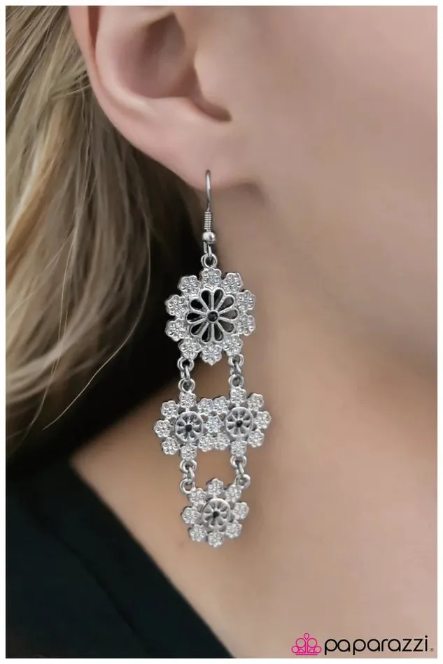 Paparazzi Earring Just Chillin Black Paparazzi Jewelry Earrings
