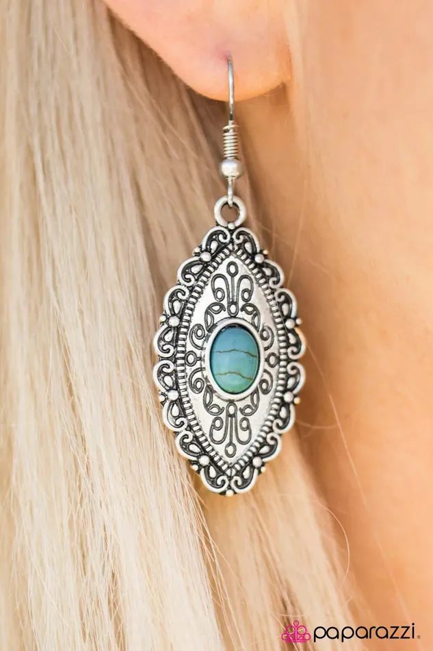 Paparazzi Earring Trail Queen Blue Paparazzi Jewelry Earrings
