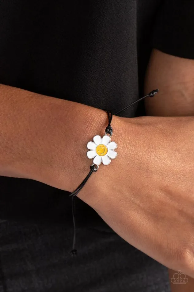 Paparazzi Jewelry Bracelets Paparazzi Bracelet DAISY Little Thing Black
