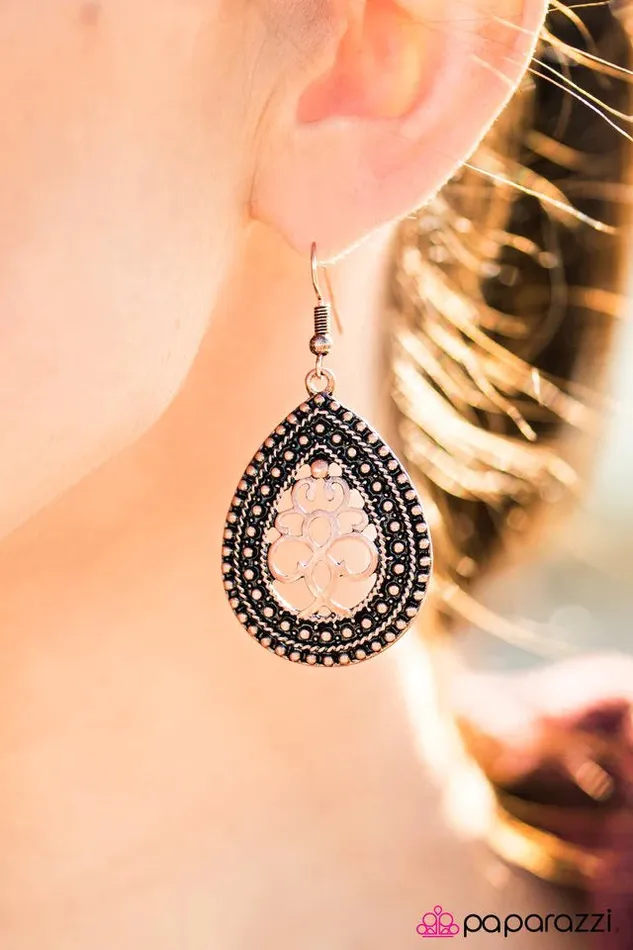 Paparazzi Jewelry Earrings Paparazzi Earring Looks Like Rain Copper
