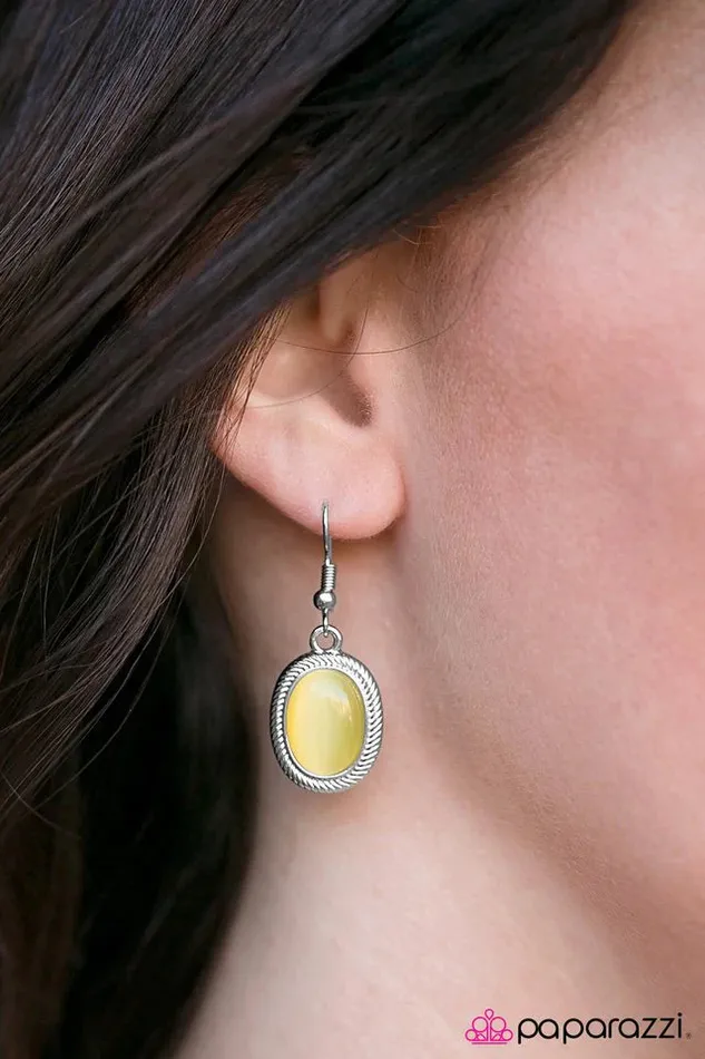 Paparazzi Jewelry Earrings Paparazzi Earring New Moon Yellow
