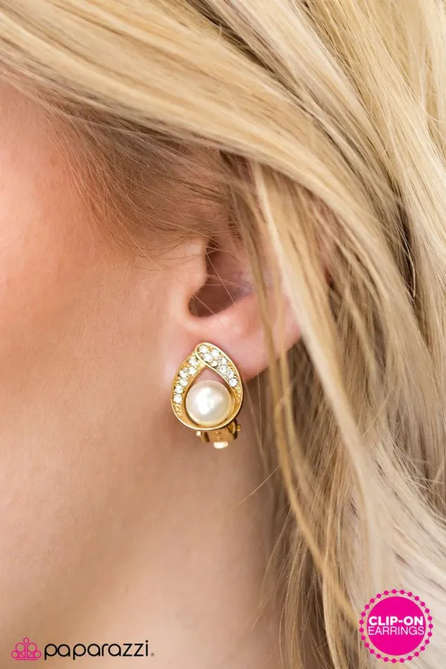 Paparazzi Jewelry Earrings Paparazzi Earring Top CLASSIC Gold