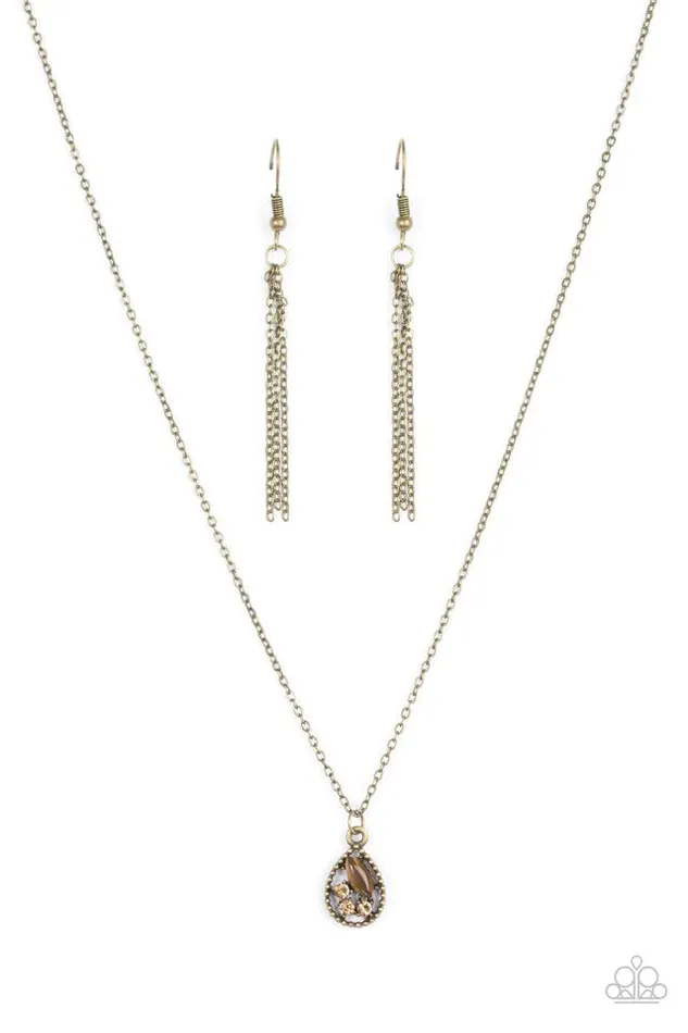 Paparazzi Jewelry Necklaces Paparazzi Necklace Drop and Shimmer Brass