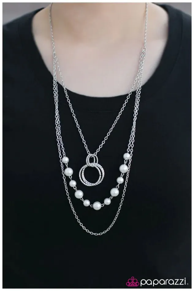 Paparazzi Jewelry Necklaces Paparazzi Necklace I Can See Your Halo White