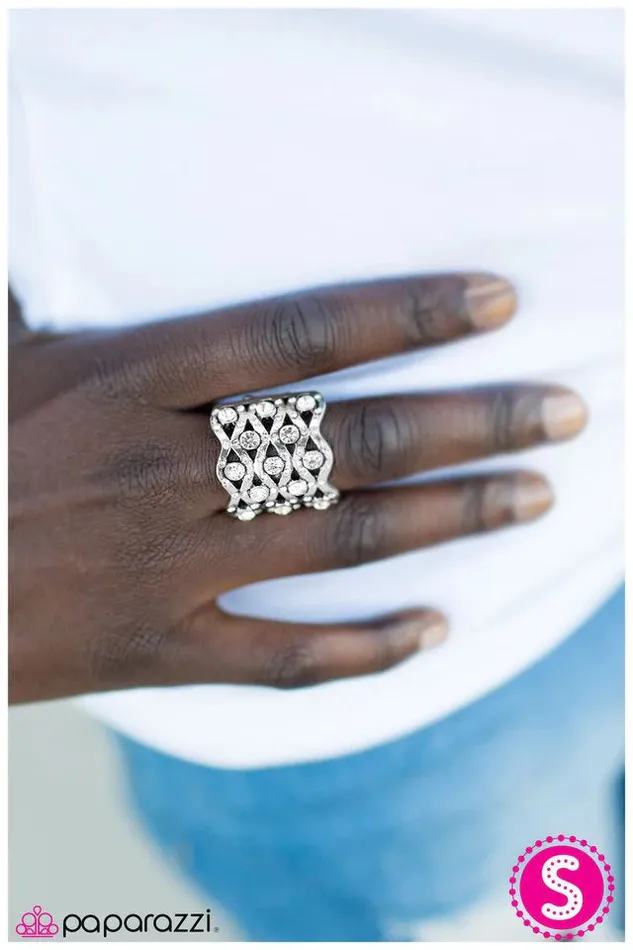 Paparazzi Jewelry Rings Paparazzi Ring An Eye For Fashion White