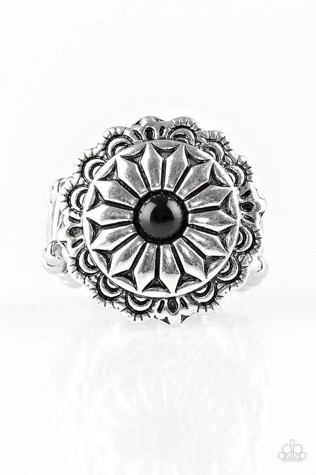 Paparazzi Ring Daringly Daisy Black Paparazzi Jewelry Rings