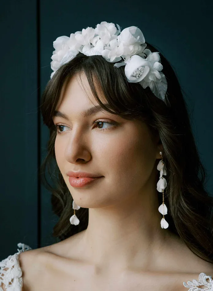 Earrings twigs honey Dangling sculpted petals and chain earrings Style 2568