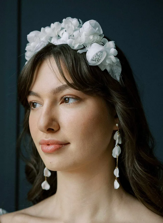 Earrings twigs honey Dangling sculpted petals and chain earrings Style 2568