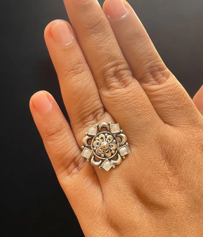 Silversmith Rings The Amyra Silver Pearl Adjustable Finger Ring
