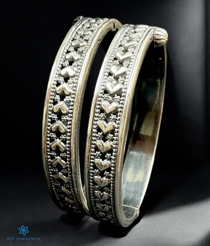 The Yudhvan Silver Antique Openable Bracelet SingleOxidisedSize22242628 Silversmith Bracelets